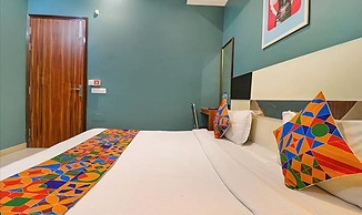 Fabhotel Maxx Inn