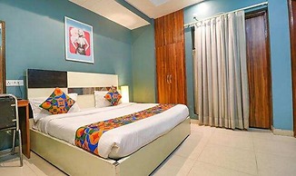 Fabhotel Maxx Inn