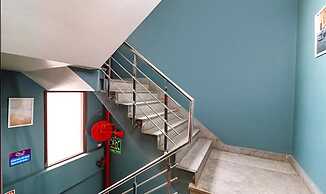 Fabhotel Maxx Inn