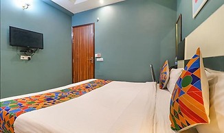 Fabhotel Maxx Inn