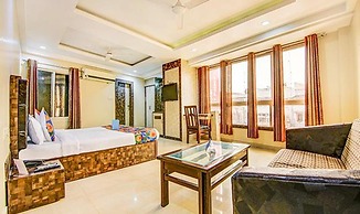 Fabhotel Ct Palace