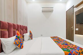 Fabhotel Yellow Leaf