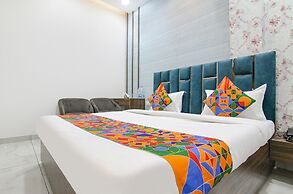 Fabhotel Yellow Leaf