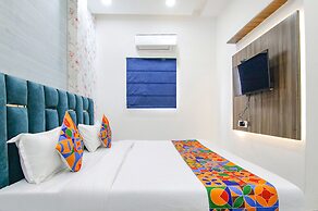 Fabhotel Yellow Leaf
