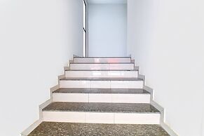 Fabhotel Infinity