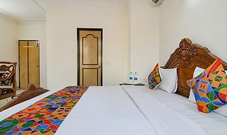Fabhotel Singh Suite