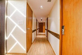 Fabhotel Azure