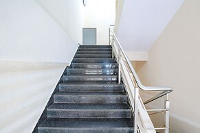 Fabhotel Azure