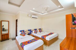 Fabhotel Good Luck Residency