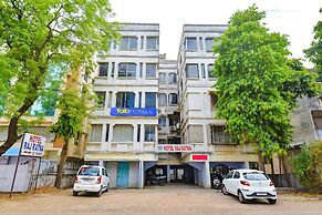 Fabhotel Raj Ratna