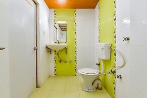 Fabhotel Raj Ratna
