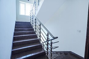 FabHotel Home Tree Service Apartment