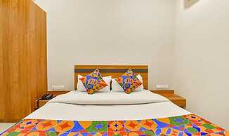 Fabhotel Happinex