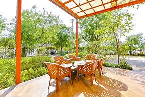 FabHotel Siddharth Corporate