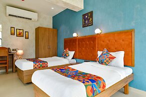 FabHotel Siddharth Corporate