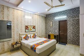 FabHotel Comfirt Inn