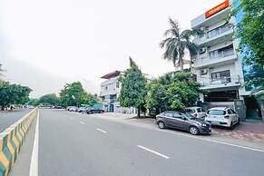 FabHotel Comfirt Inn