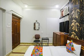 Fabhotel Raka Inn