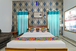 Fabhotel Raka Inn