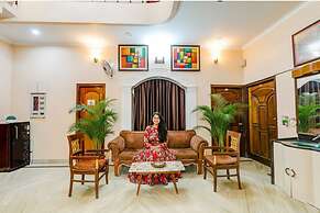 Fabhotel Raka Inn