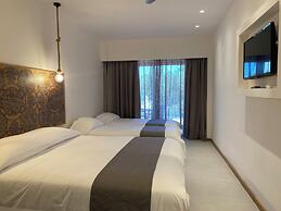 Helios Beach Hotel & Bungalows