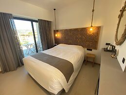 Helios Beach Hotel & Bungalows