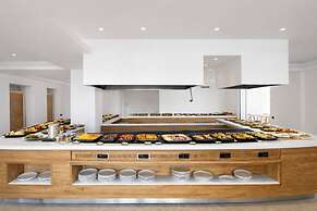 Helios Beach Hotel & Bungalows