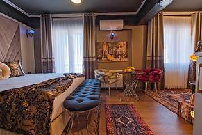MOONDAY HOTEL