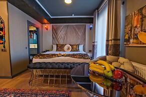MOONDAY HOTEL