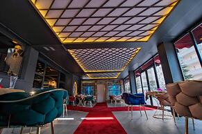 MOONDAY HOTEL