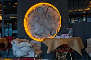 MOONDAY HOTEL