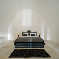 Firalia, Casa In Rock Suites