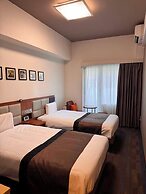 Floral Higashishinsaibashi Hotel