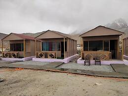 Pangong Sunrise Cottage & Resort