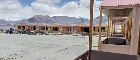 Pangong Sunrise Cottage & Resort