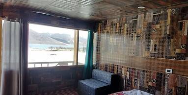 Pangong Sunrise Cottage & Resort