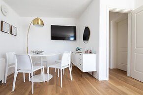 Vis a Vis Apartments