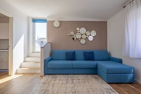 Vis a Vis Apartments