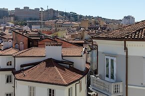 Vis a Vis Apartments