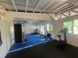 Royal Suites Port Barton