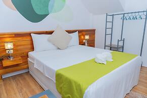 Royal Suites Port Barton