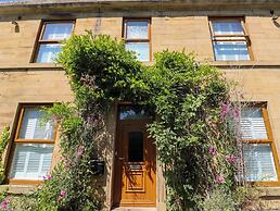 The Old Post Office - Pet Friendly Group Stays in Holmfirth