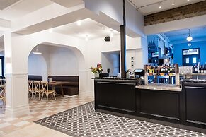 Bellbird Hotel