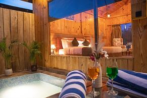 Pumpkin Hotels Corbett, Tusk N Wood