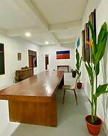 Komodo Indah Hotel