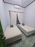 Komodo Indah Hotel