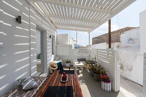 Santorita Suites