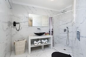 Santorita Suites