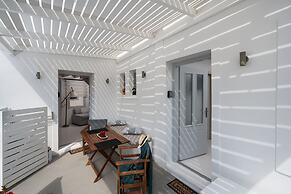 Santorita Suites