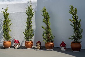 Santorita Suites